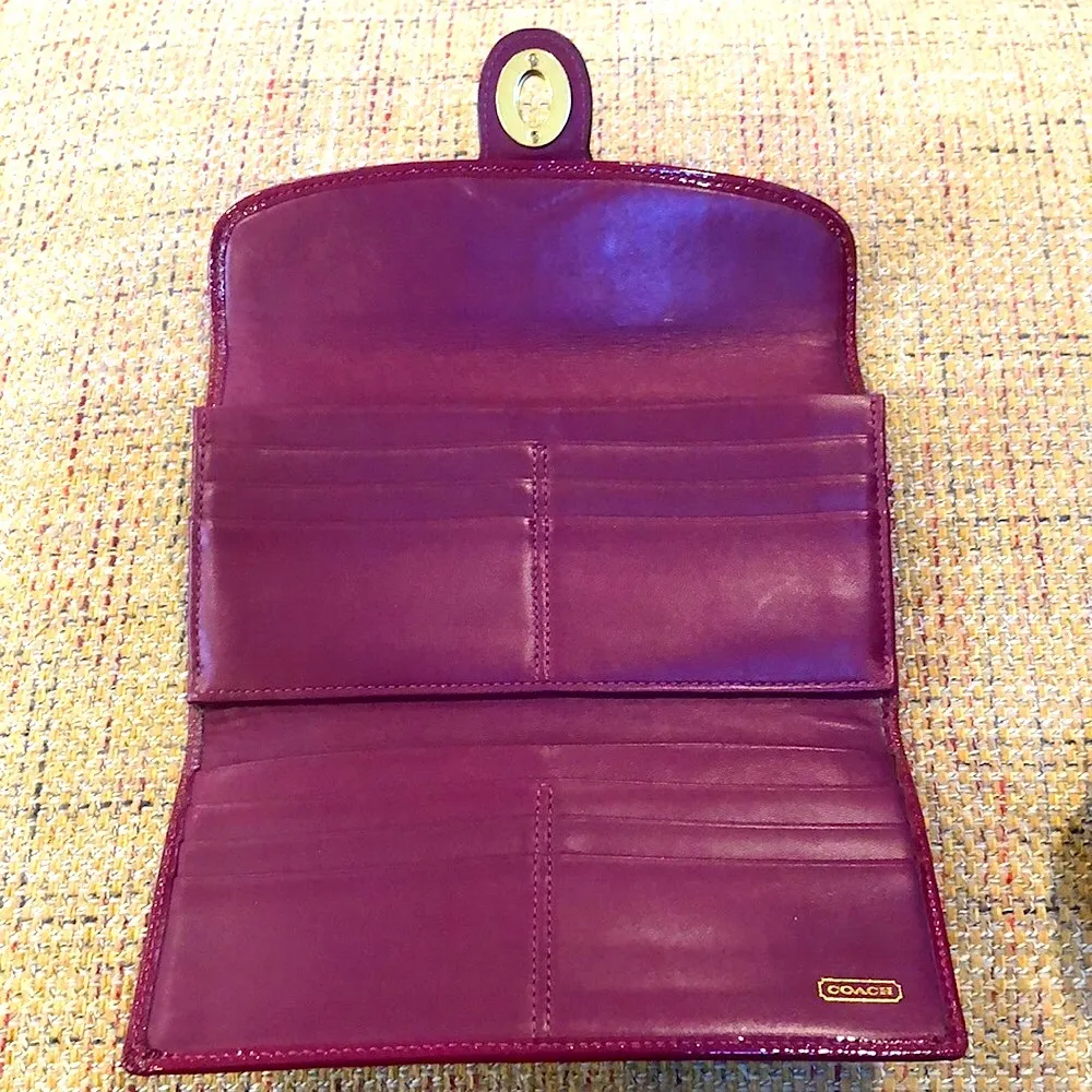 COACH Legacy Signature Slim Turn Lock Crossbody Ready Trifold Wallet Violet Trim - Image 6