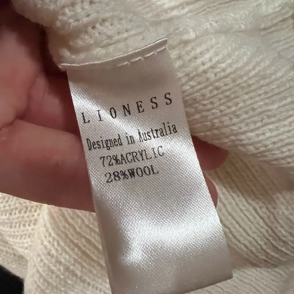 NEW Lioness Breaking Me Ivory Knit Cinched Long Sleeve Mini Sweater Dress Small - Image 12