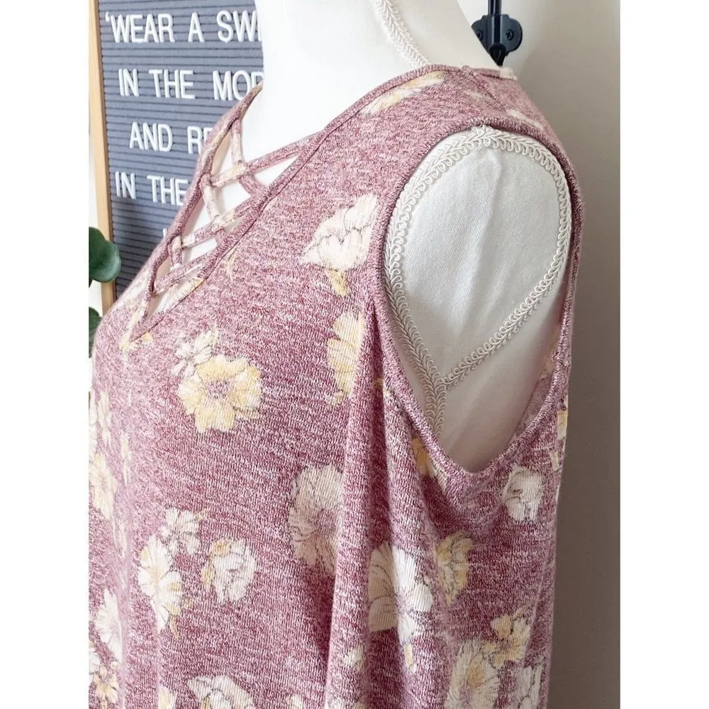 Love Fire Brand Cold Shoulder Floral Top - Image 3