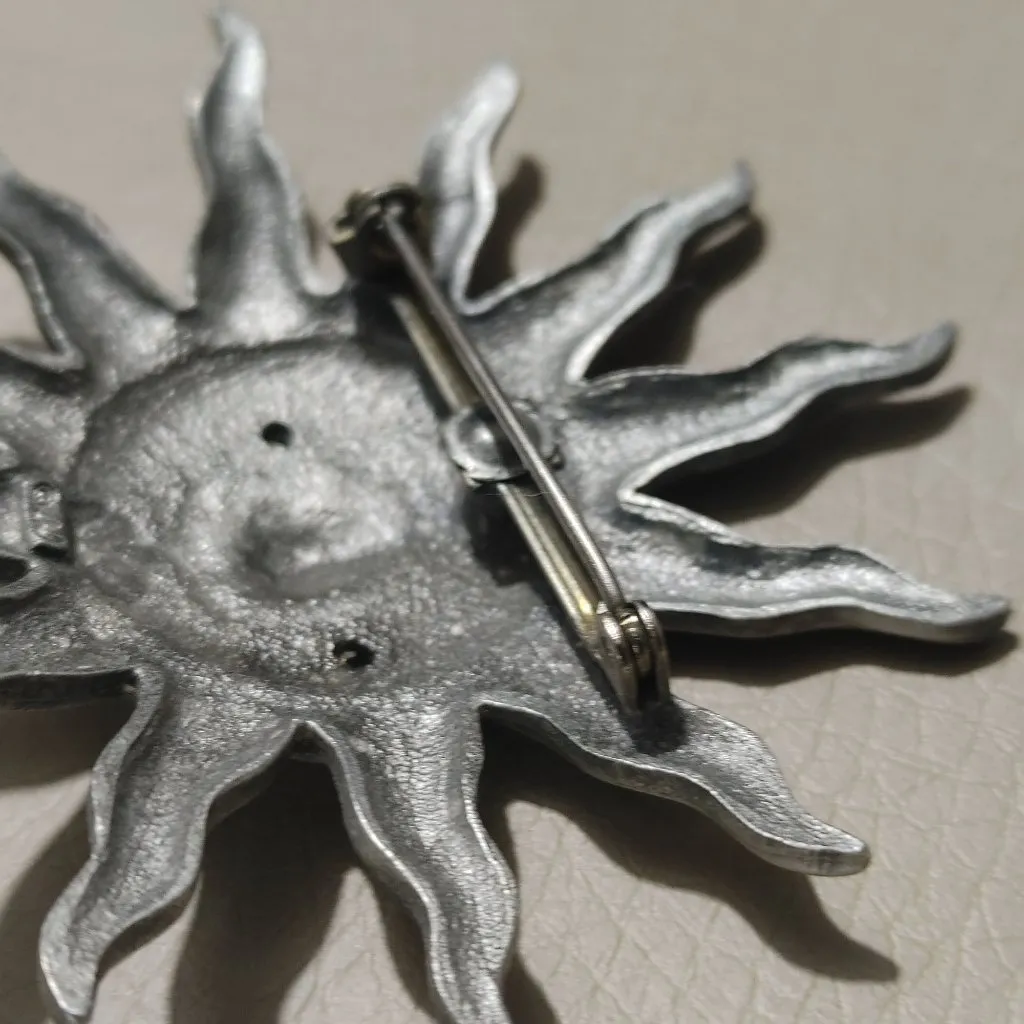 Sun Brooch Pin Vintage Pewter Smiling Unique Sunburst JJ Piece Silver - Image 8