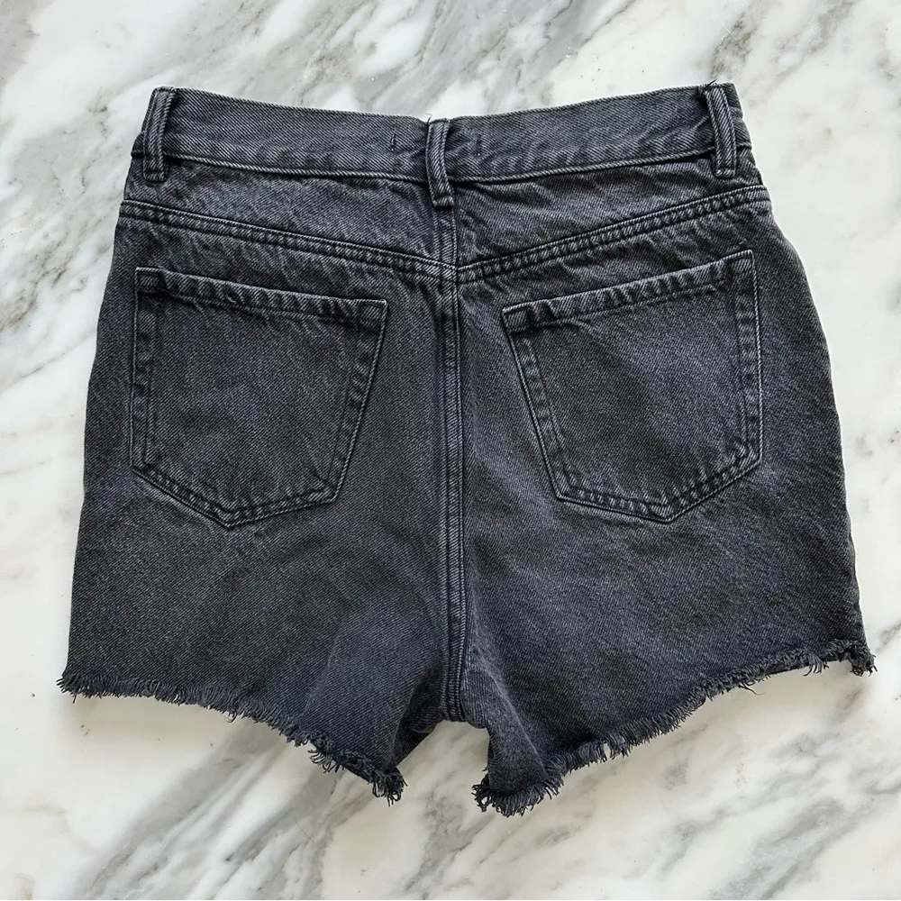 PacSun Eco Black Girlfriend Denim Shorts • Sz 28 - Image 5