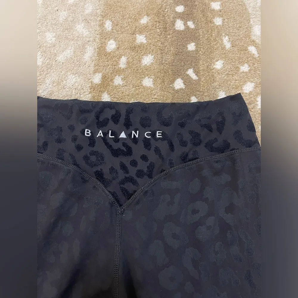 Balance Athletica Rider Biker Short Ascend Black Leopard Print Womens size M - Image 3