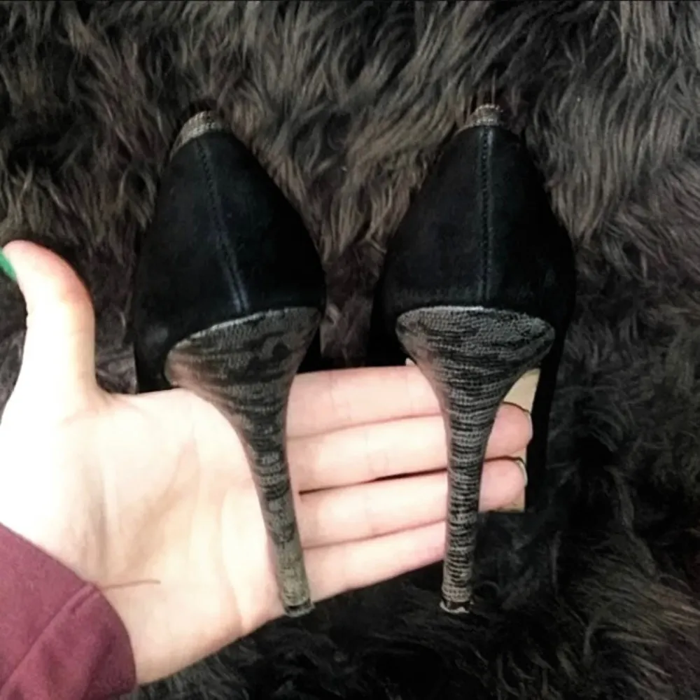 White House Black Market Nora black grey Leather Heels - Image 7