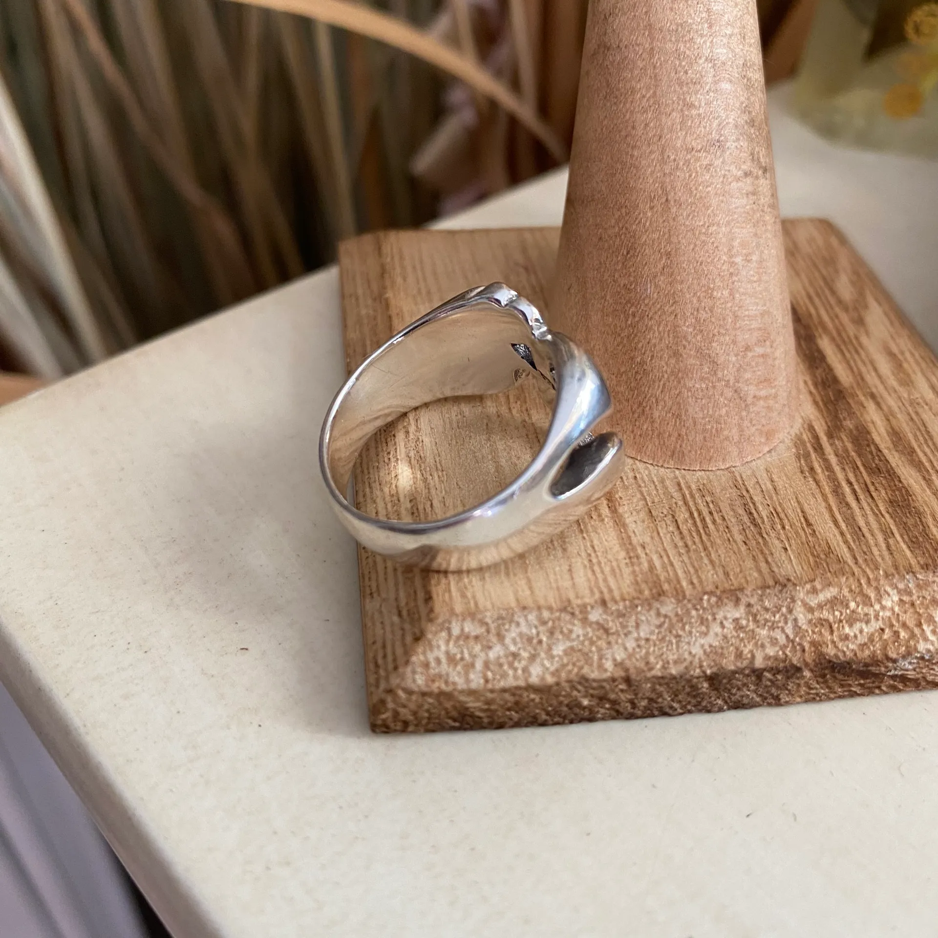 Sterling Silver High Polished Om Sign Ring Sizes 8,9 - Image 4