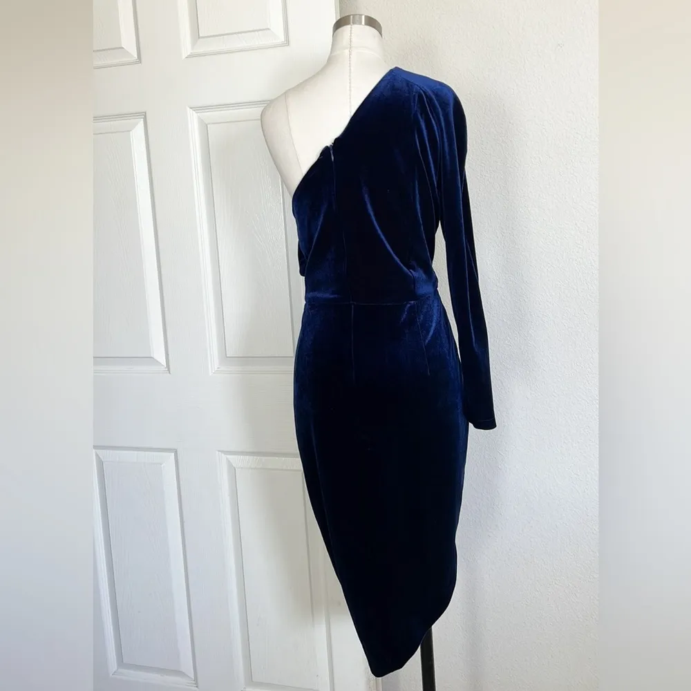 Lavish Alice Velvet Blue Asymmetrical Dress - Image 7