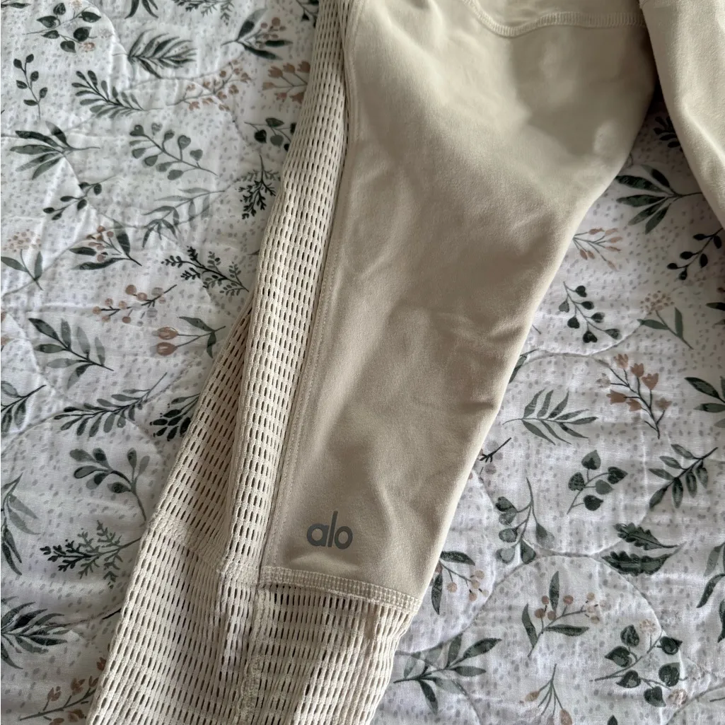 Alo Yoga Cream Mesh Side Leggings - Image 2
