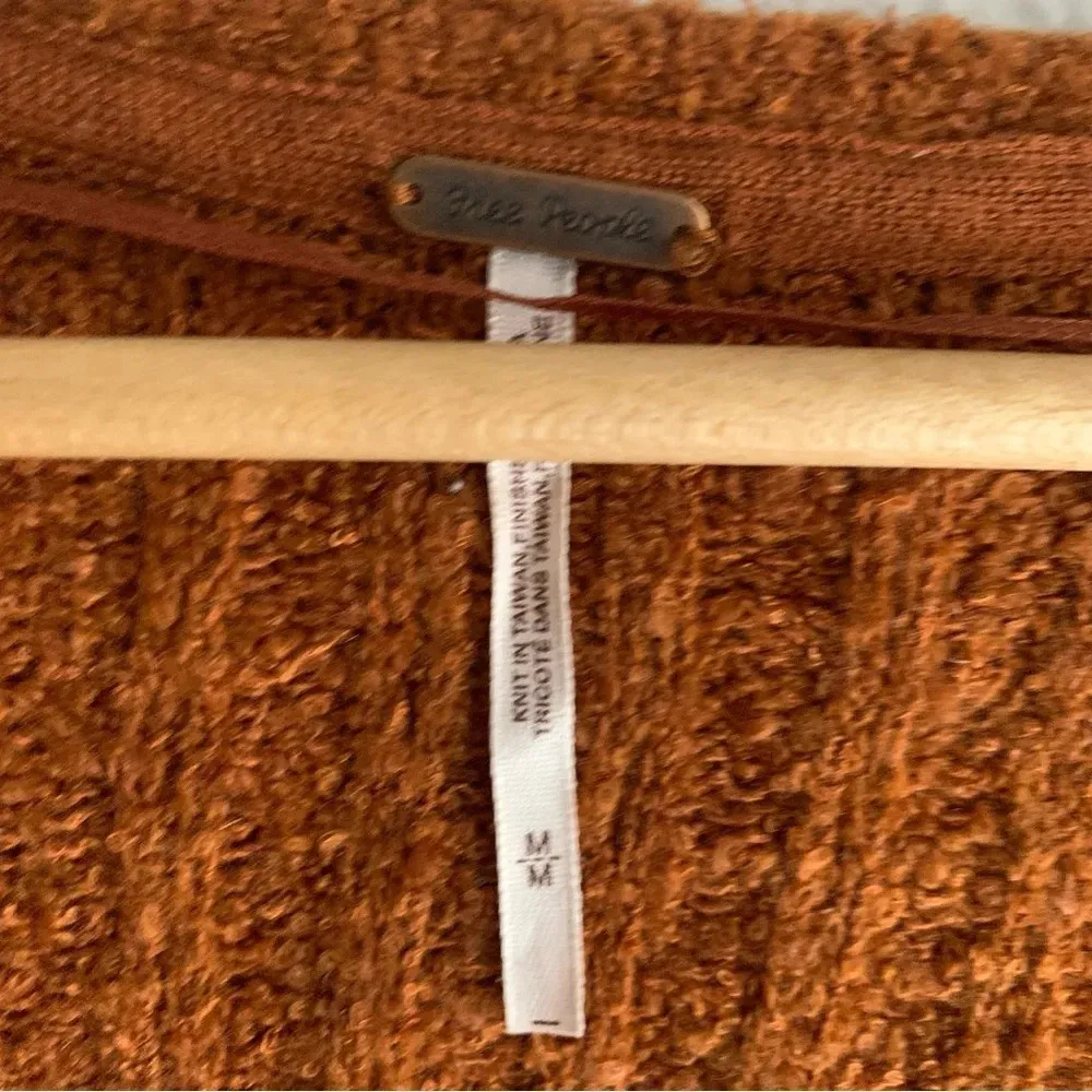 Free People Seashell Myrrh Knit Distressed Cropped Sweater Sz Medium - Image 6