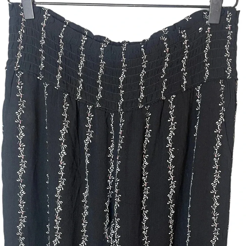 Three Dots  Women’s Size Small Printed Pant (Black Floral) - Image 3