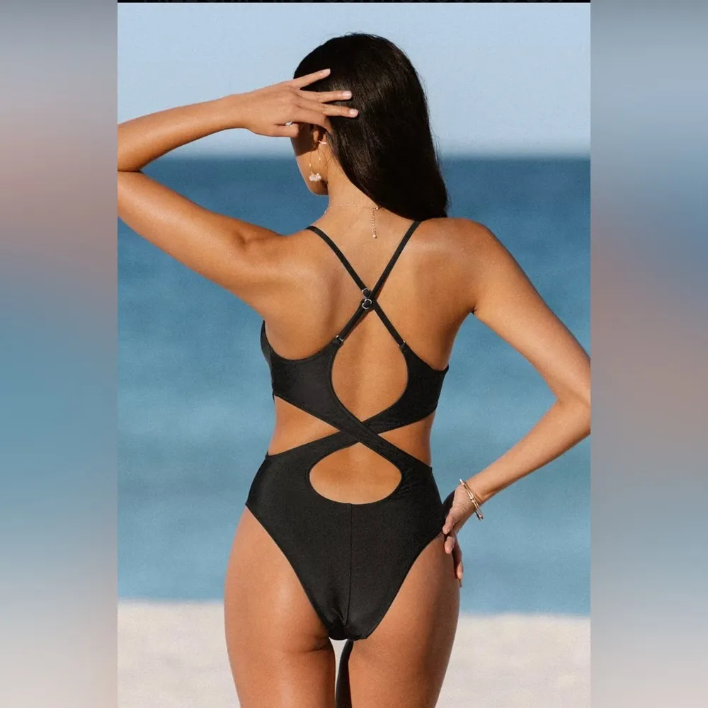 Cupshe Crossback Adjustable Straps Cutout One Piece Swimsuit - Image 8
