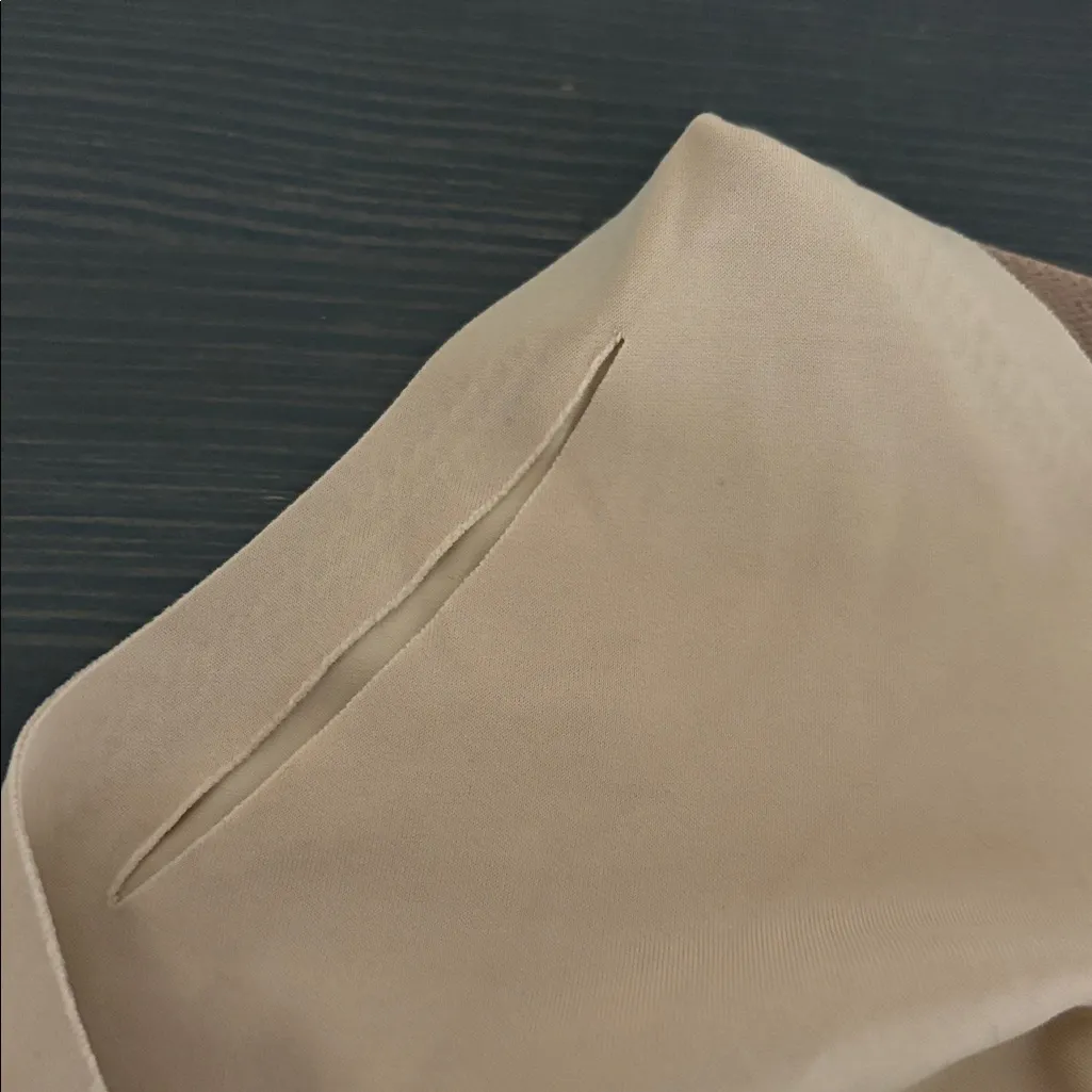 True & Co. Triangle Bra V Neck Adjustable Strap Light Beige Wireless XL Tan - Image 6