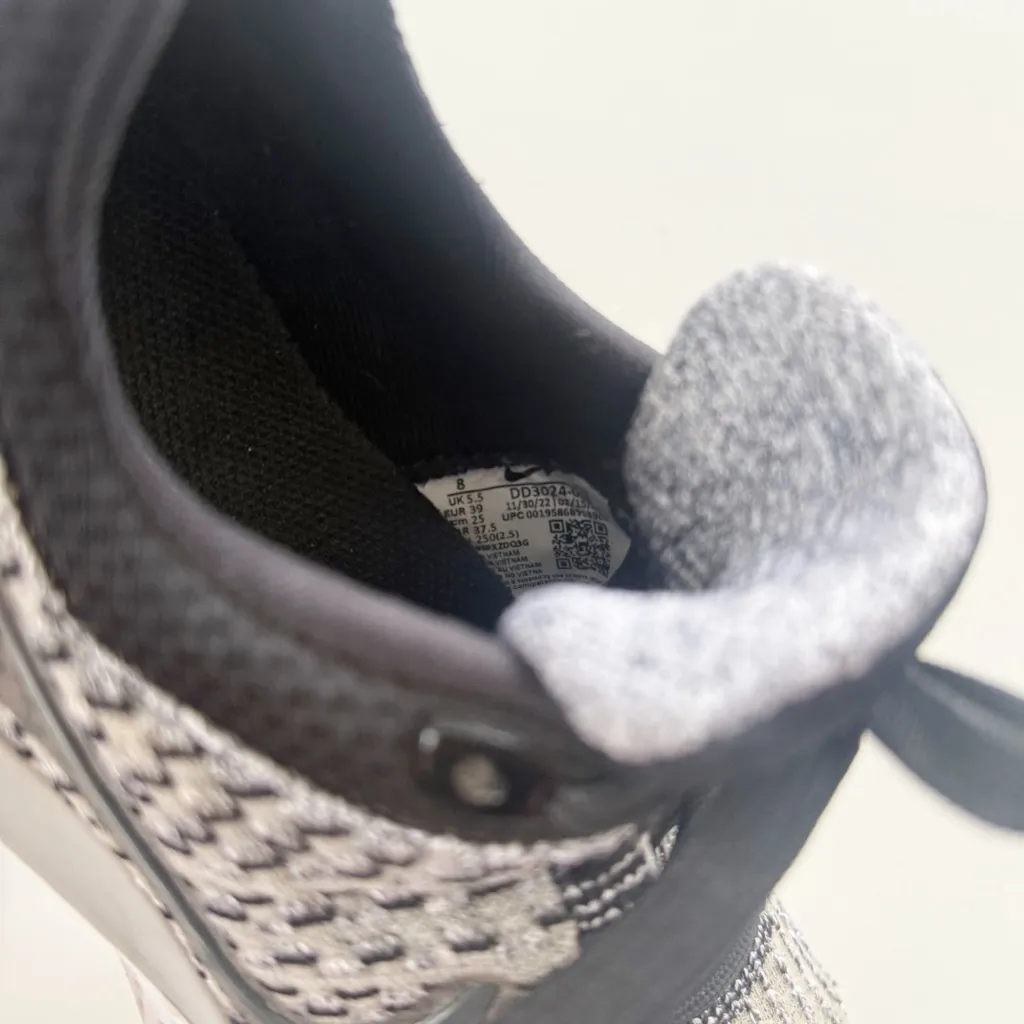 Nike React Sneakers size 8 - Image 6