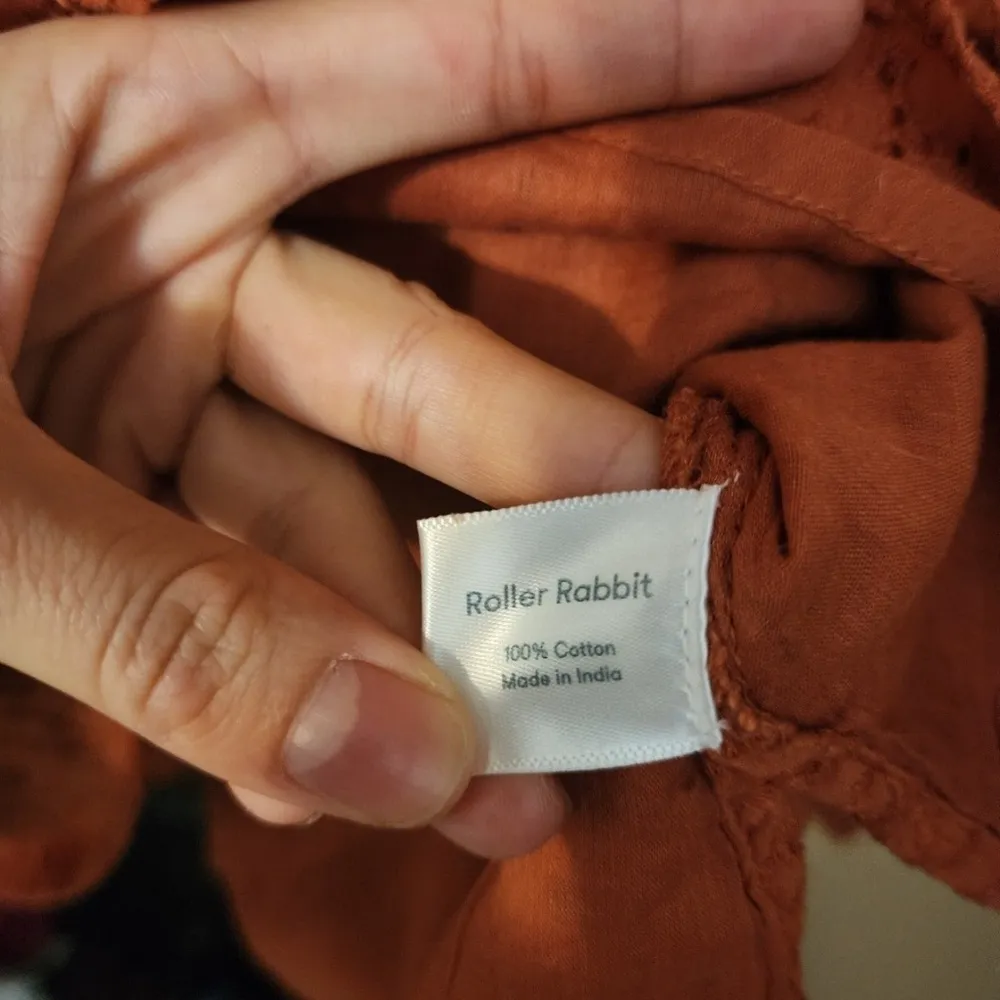 Roller Rabbit Eyelet Blouson Cuff Sleeve Terra Top - Image 4