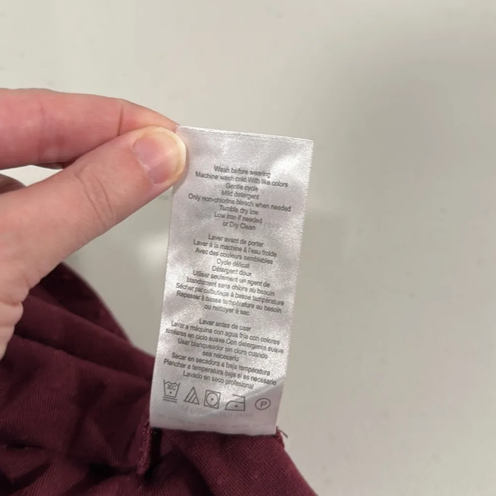 Motherhood Maternity Maroon Textured Top Size Small EUC - Image 11