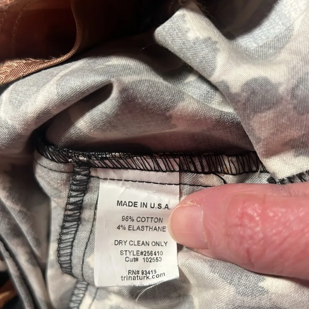 Trina Turk cheetah print pants. Dressy or casual. Size 4. Like new. Has pockets - Image 5