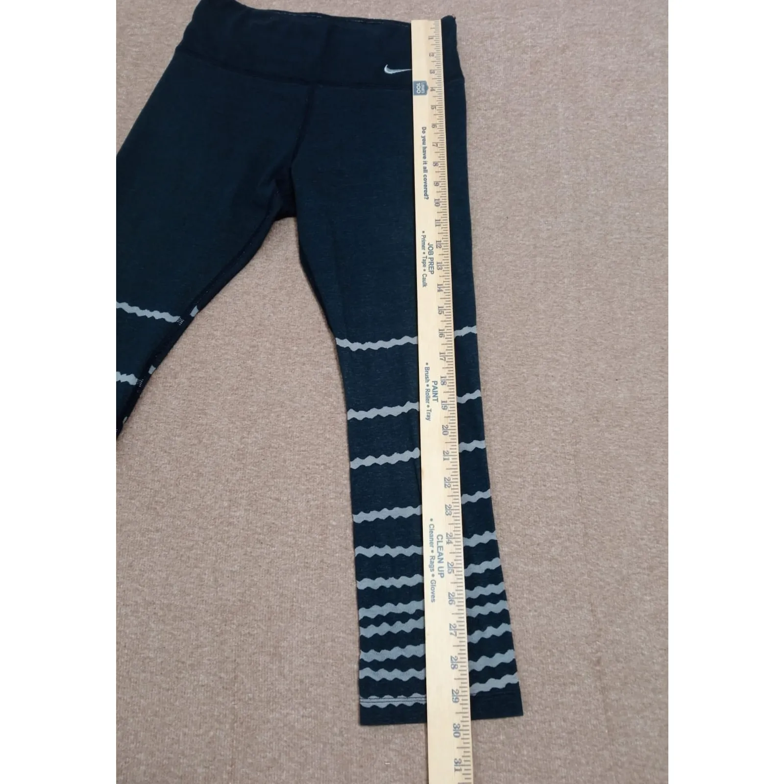 Nike Women's Leggings Legend Burnout Tight Fit Training Capri's Black Size XS - Image 10