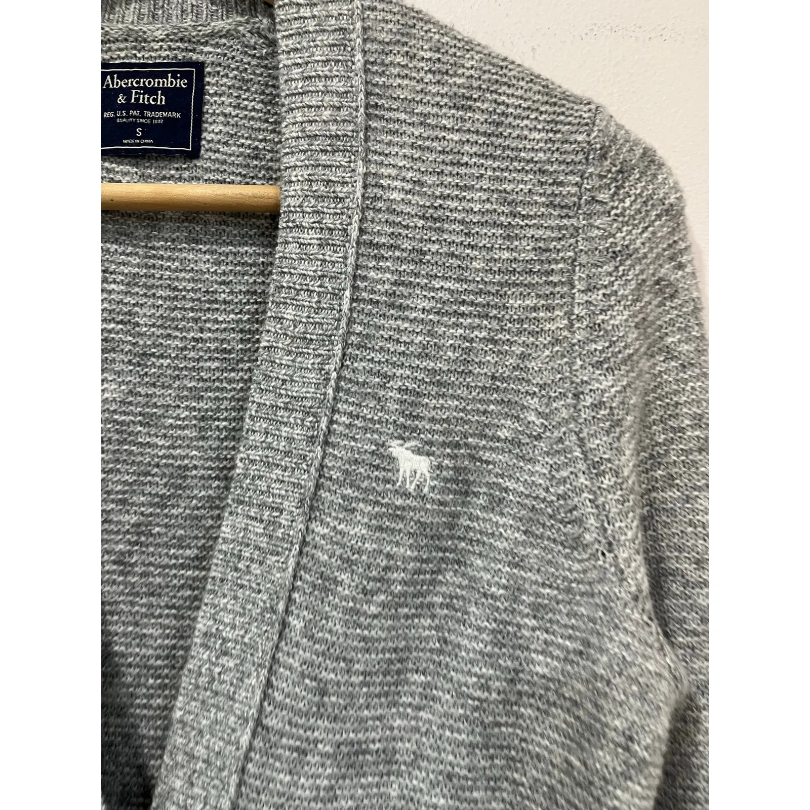 Abercrombie Fitch Gray Preppy Academia Button Front Long Cardigan Sweater Size S - Image 3