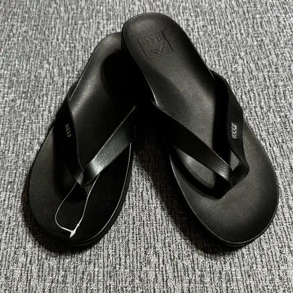 Reef Women’s Cushion Court Black Flip Flops - Image 2