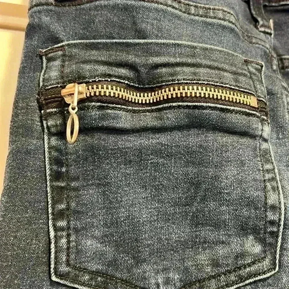 Rock and Republic Berlin skinny jeans size 6. In great condition! - Image 9