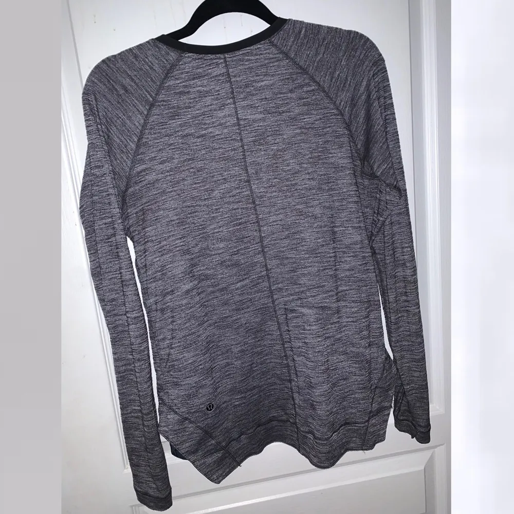 Lululemon Layered Long Sleeve LS light Luon dress shirt gray blue floral top 8 - Image 4