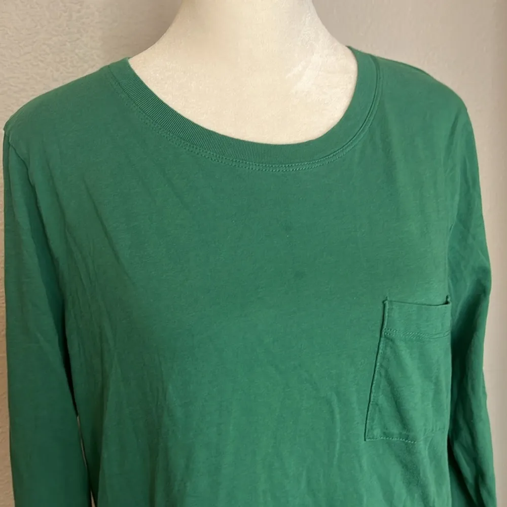 JCrew Essentials Long Sleeve Pocket TShirt Green Size Medium - Image 2