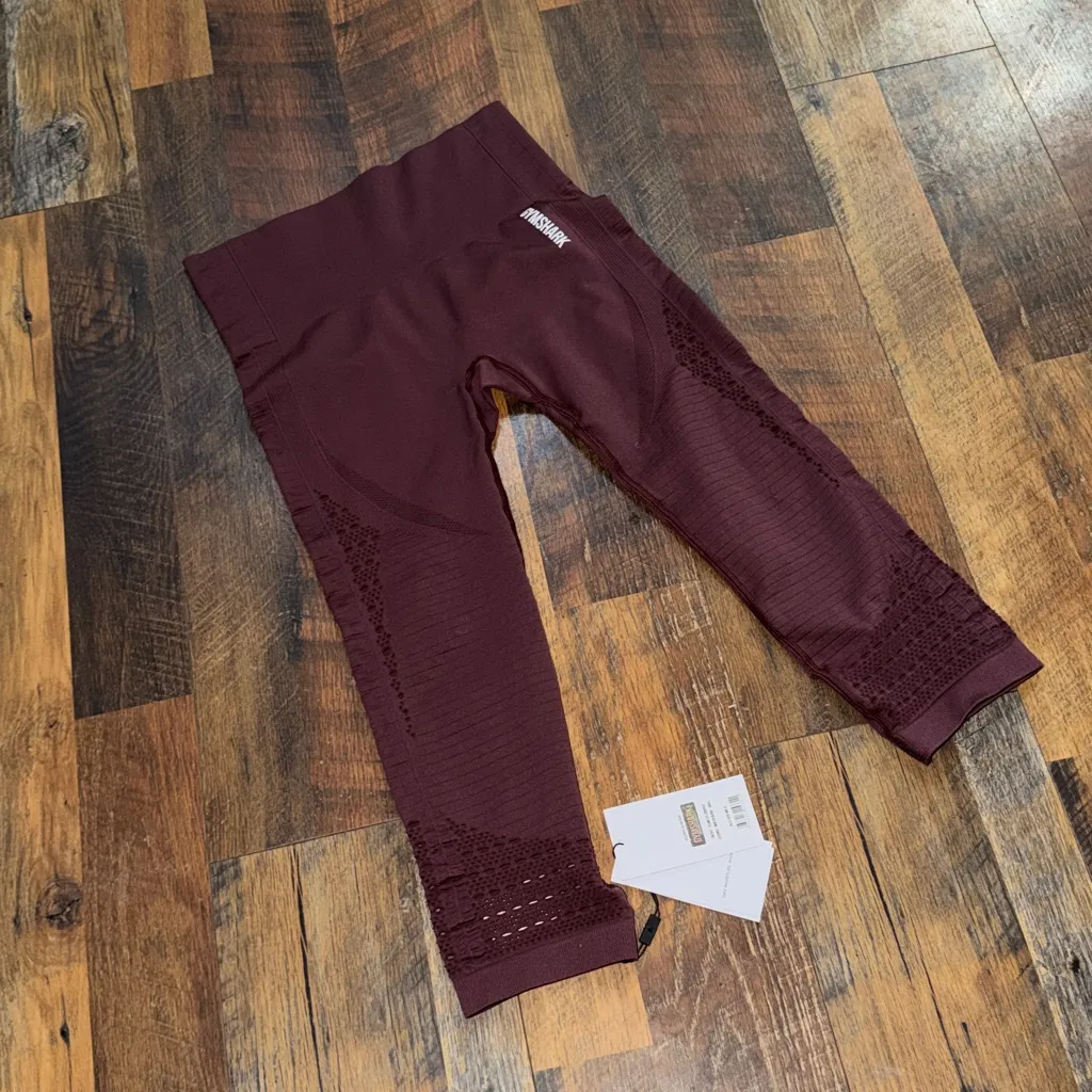 Gymshark Energy Cropped Leggings New with Tags size small Women’s winter berry - Image 4