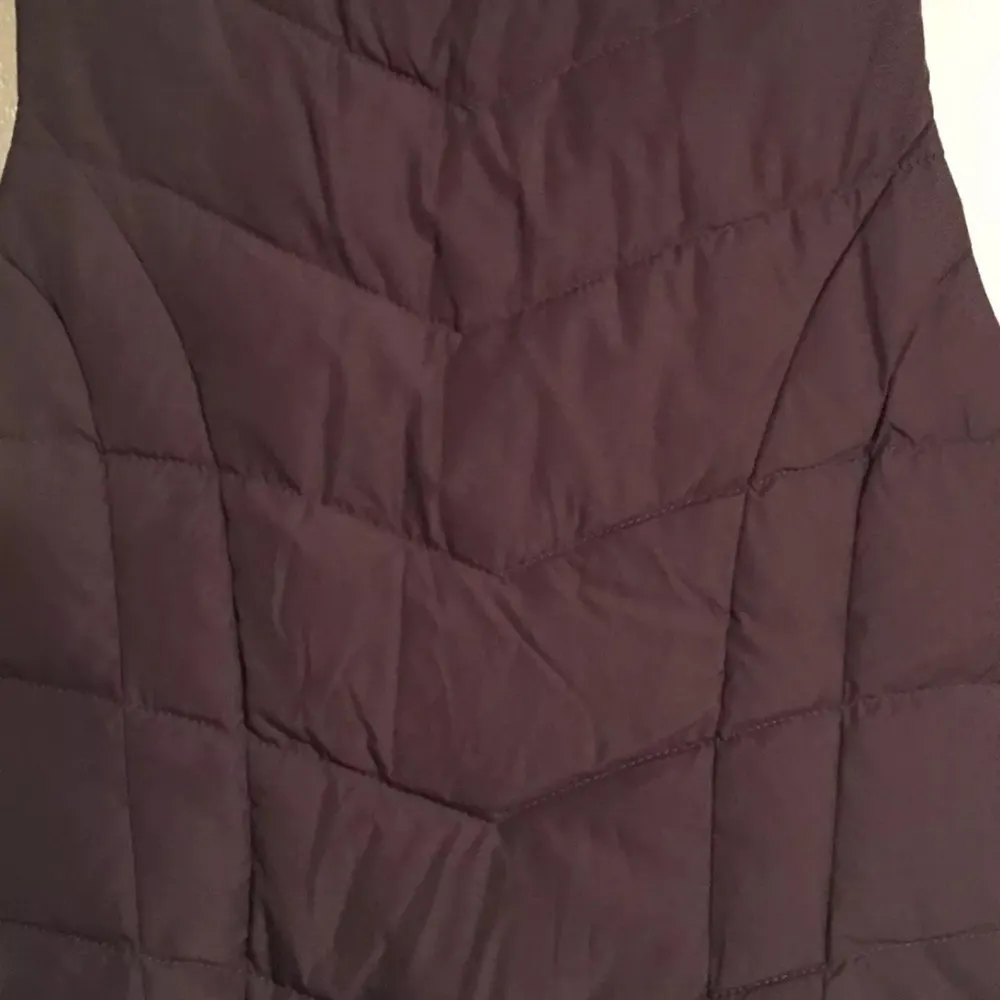 NWOT Women’s  Puffer Vest Size Small Dark Gray - Image 5