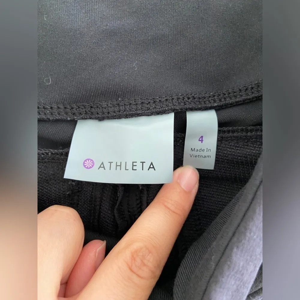 Athleta Highline Hybrid Summiter Tight Pants size 4 Black Pants - Image 4