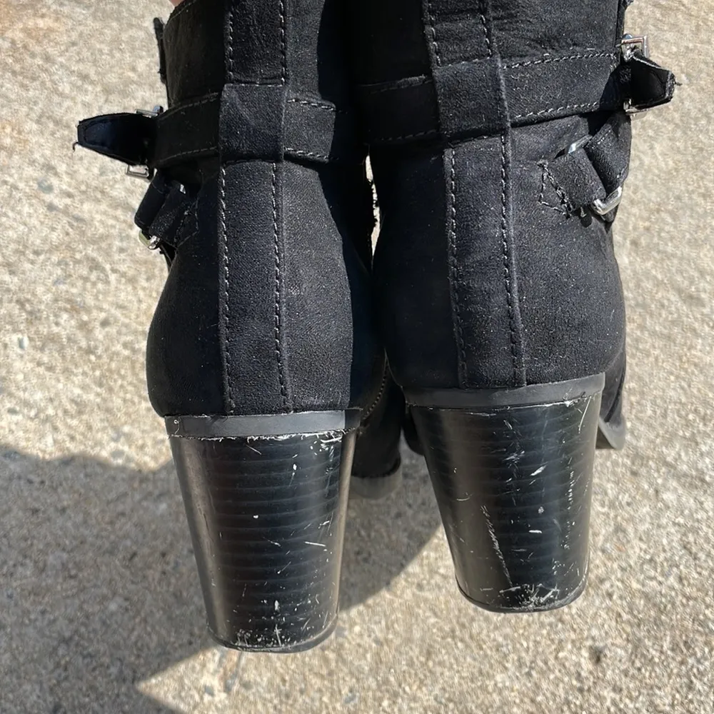 Express suede black booties size 7 - Image 5