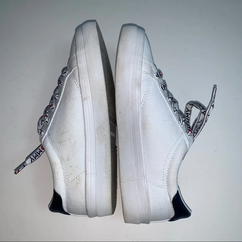Tommy Hilfiger Fantim canvas lace up sneaker with logo laces Size 6.5 - Image 7