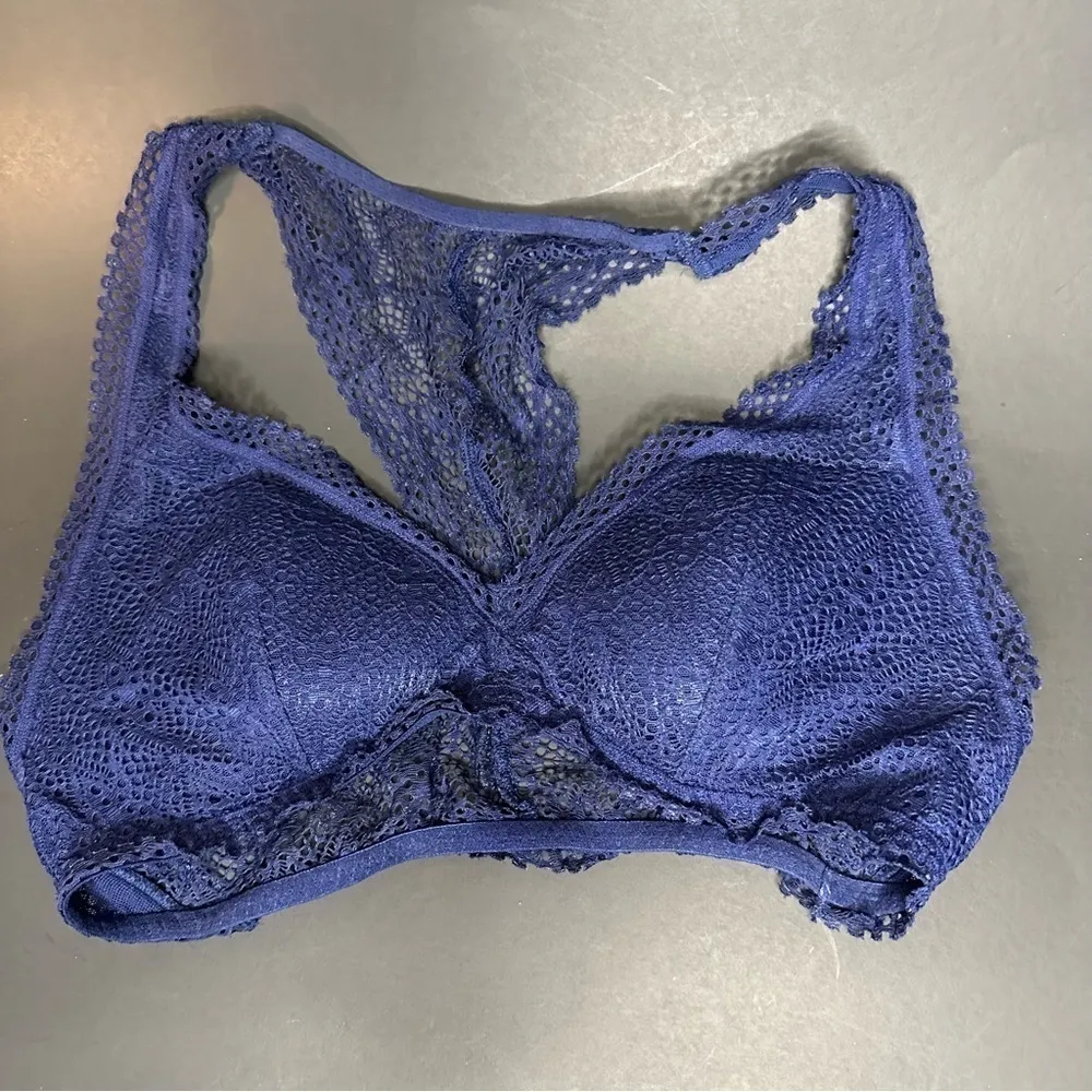 Lot Of Two Victoria’s Secret Padded Racerback Lace Bralettes  Racerback Sz Small - Image 4