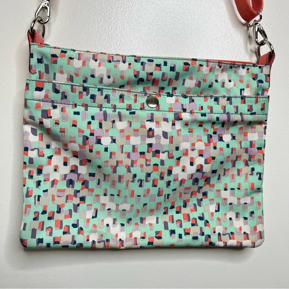 Fossil KeyPer Crossbody Bag Purse Mint and Coral Geometric Zip Closure 12 by 9” - Image 4