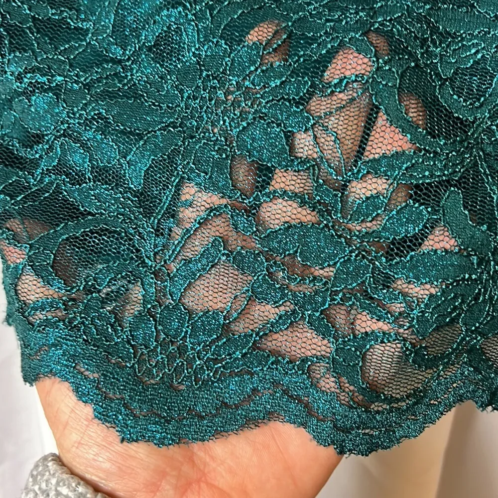 Xtraordinary Set Green Lace Crop Top with Midi Skirt Formal Party Holiday Size 9 - Image 4
