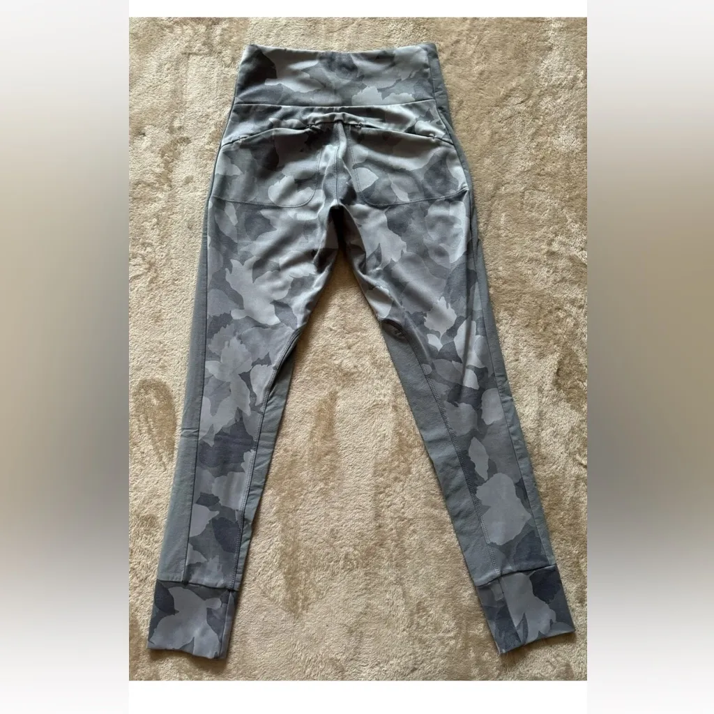 Athleta All In Camo 7/8 Tight, Cobblestone Grey Heather‎ Camouflage Size XSmall - Image 5