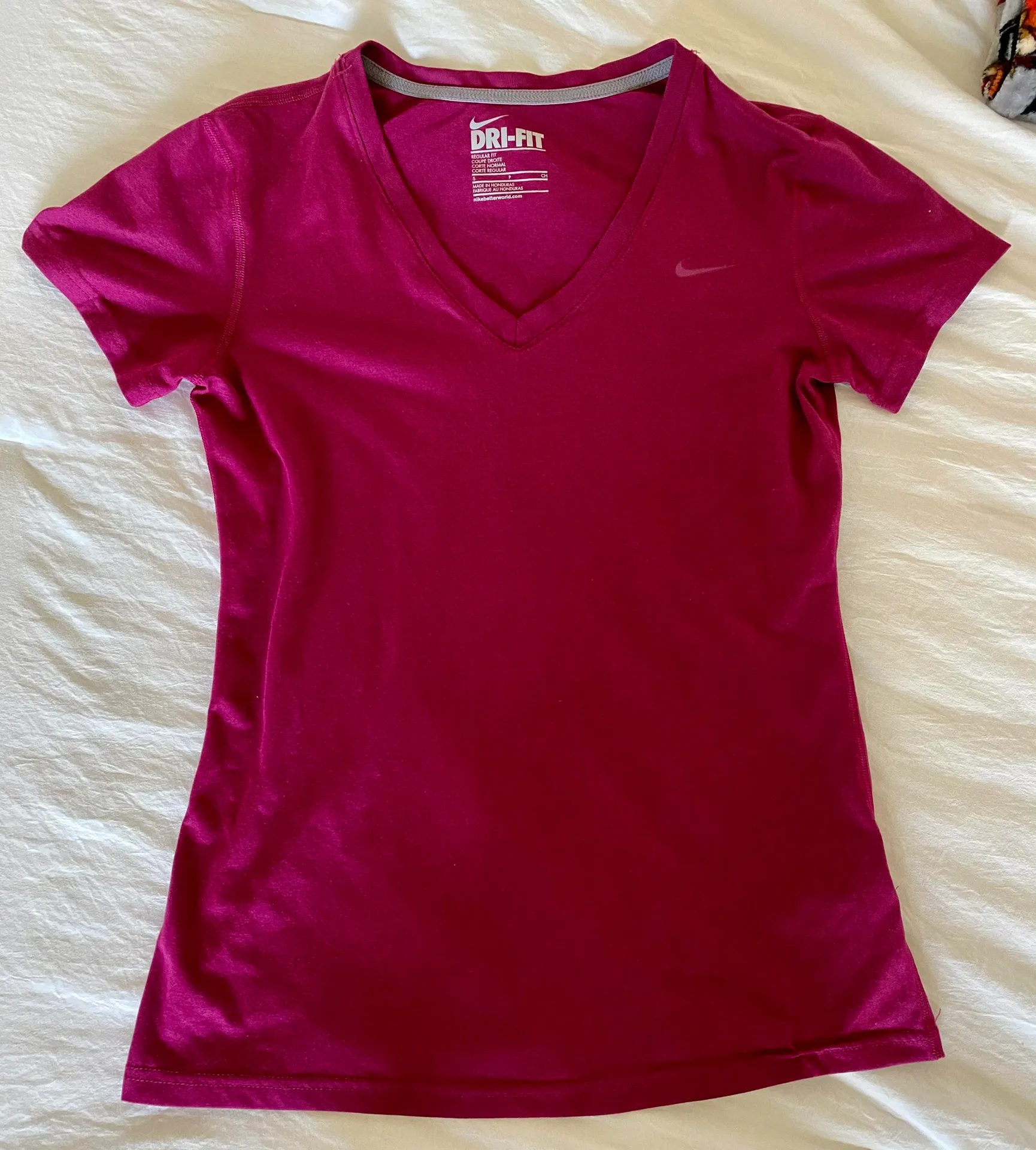 Nike Pink Dri-Fit T-Shirt - Image 2