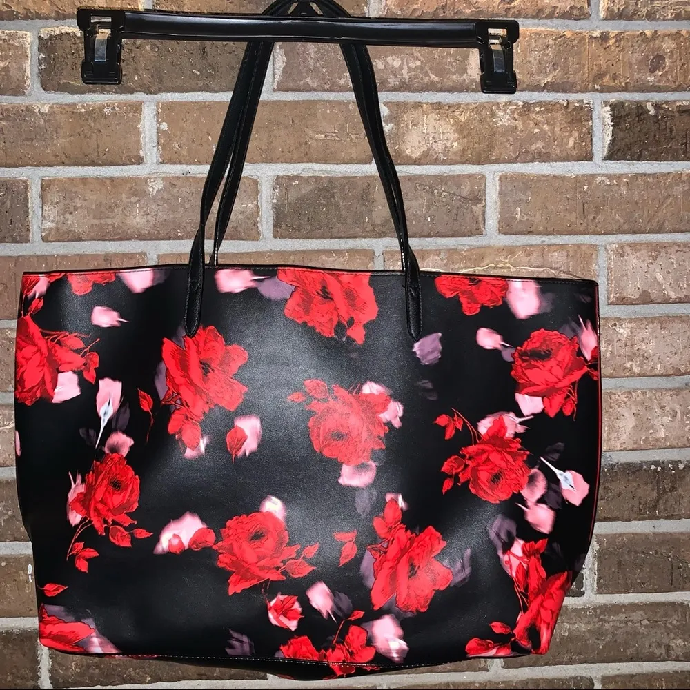 BNWT Victoria’s Secret Weekender Tote - Image 7