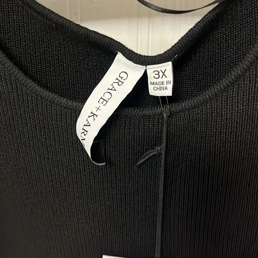 Black Statement Puff long Sleeve Sweater Grace + Karma. Size 3X - Image 6