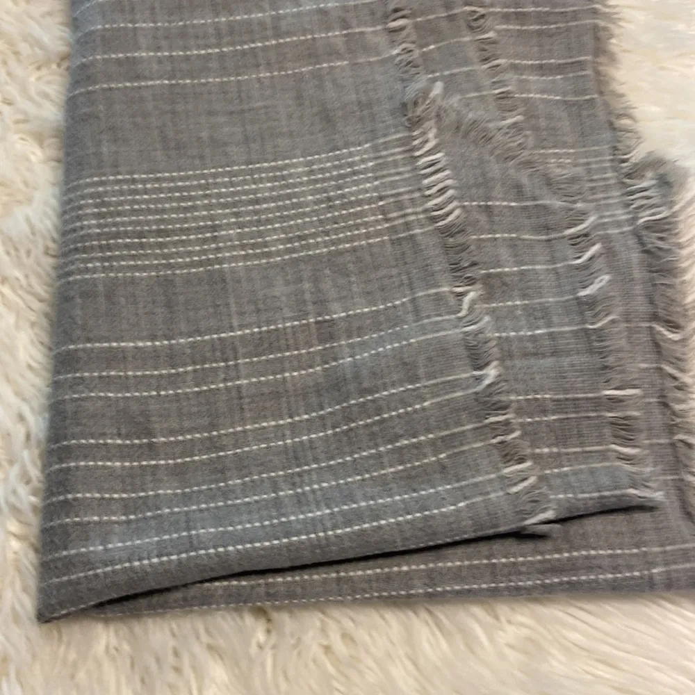 CASLON 🧣 gray and white color excellent condition wide 25” length 75” - Image 6