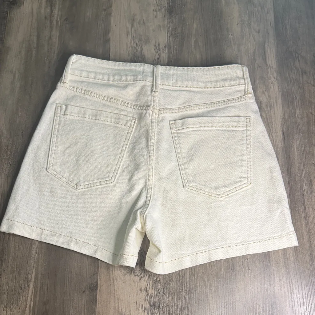 Just Black Women's High Waist Off-White Shorts - Image 5