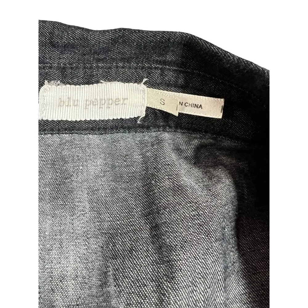 Blu Pepper Women's Sleeveless Buttoned Down Top - Image 3