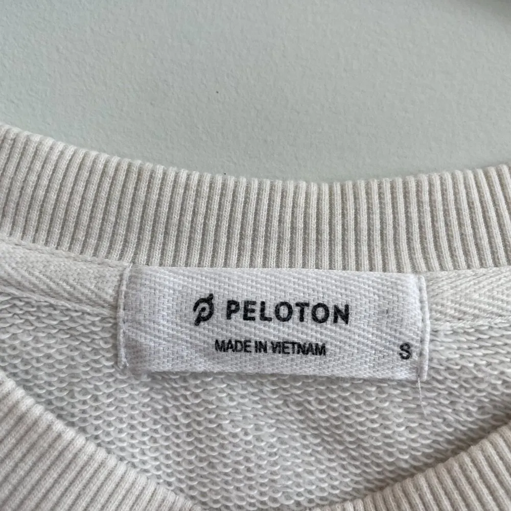 Peloton Platform Pullover Logo Crewneck Sweatshirt Women's size Small - Image 4