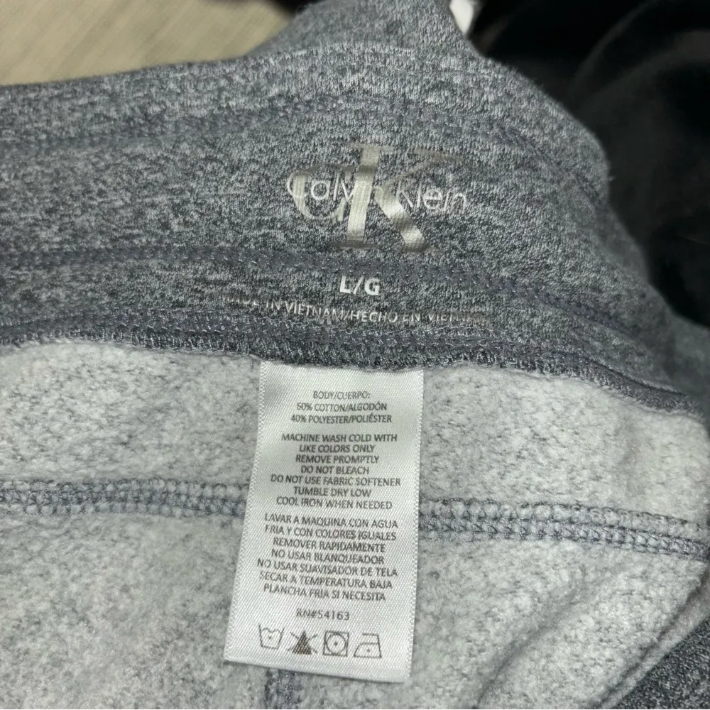 Calvin Klein sweatpants - Image 3