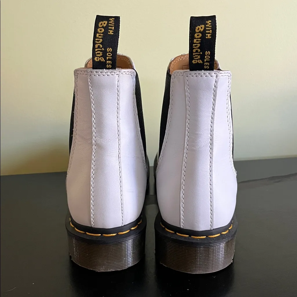 Dr. Martens 2976 Chelsea boots in white smooth leather - Image 5