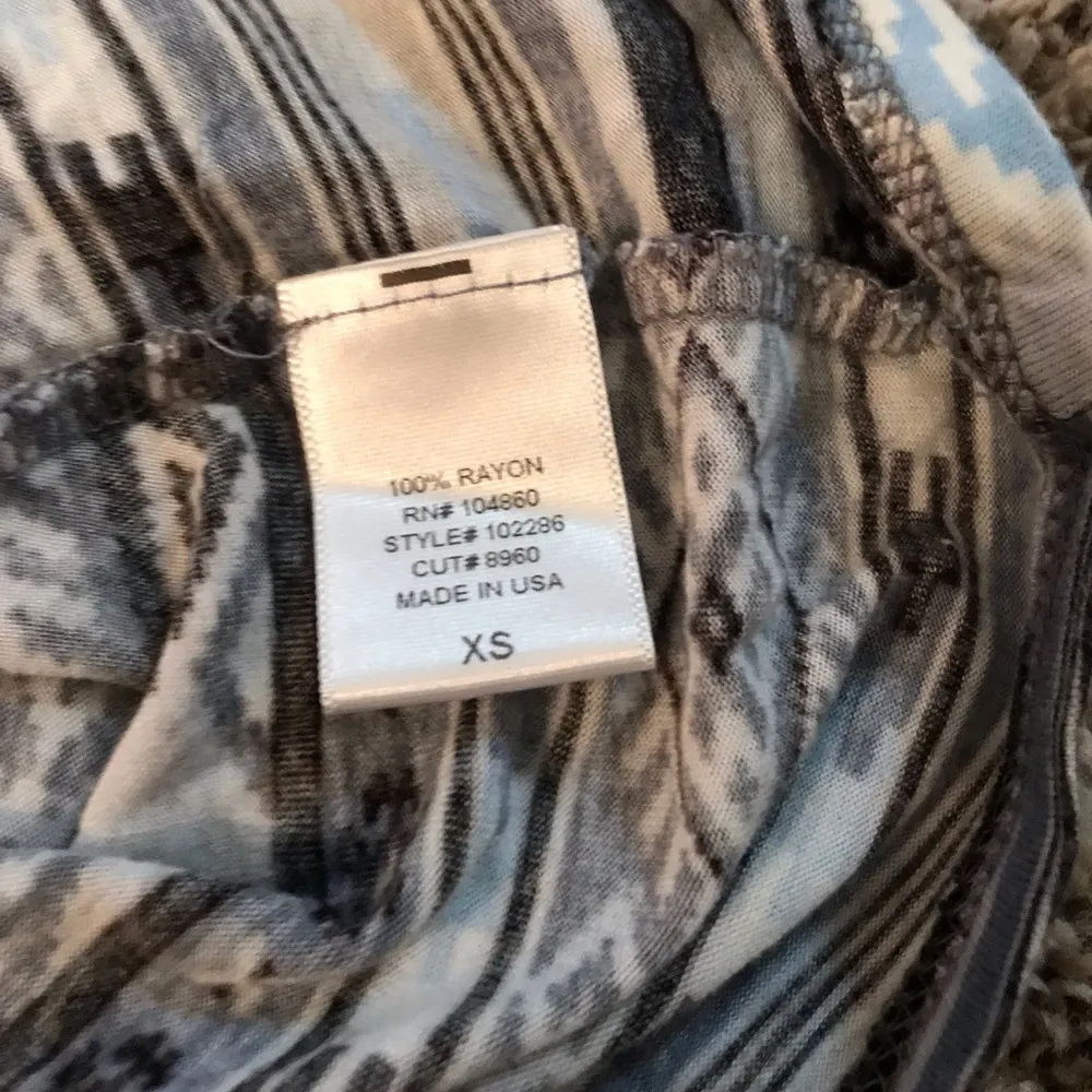 Chloe K tribal print crop top - Image 4