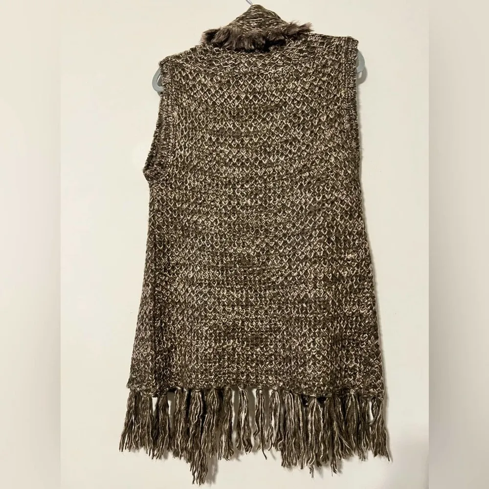 ENTRO women’s mocha vest size small tasseled sleeveless soft lightweight new - Image 2