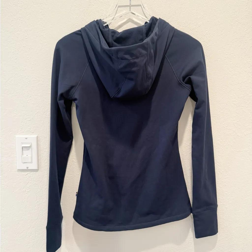 FJALLRAVEN Quarter Zip Hooded Long Sleeve Top in Navy Blue - Image 3