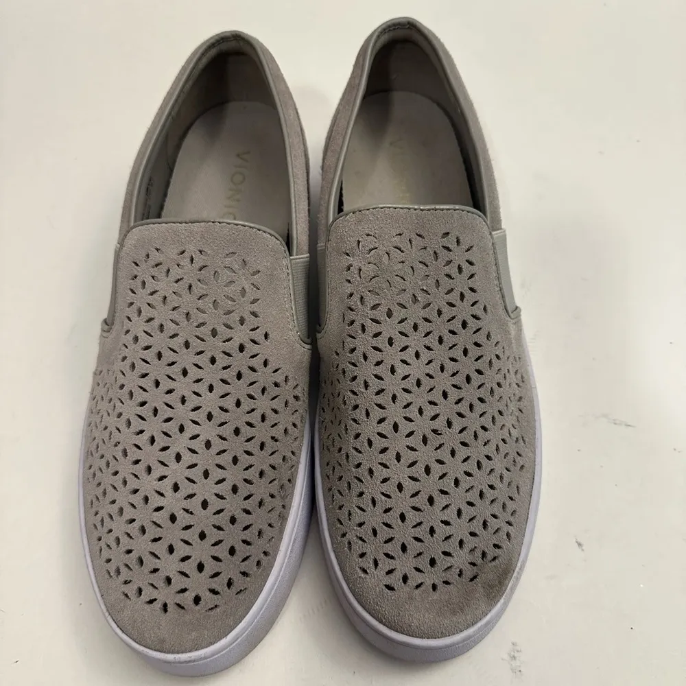 VIONIC Splendid Kani Suede Women's Slip-On Walking Shoes in Grey Size 9.5 - Image 3