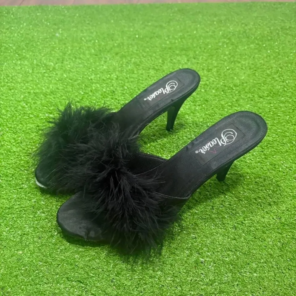 Vintage‎ y2k pleaser women's size 10 black feathered marabou mule glam heels - Image 3