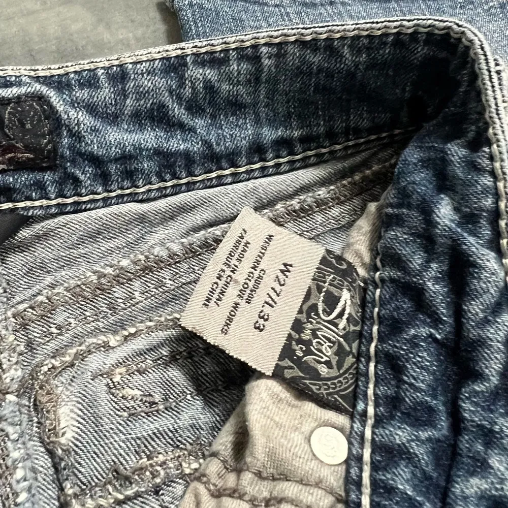 Silver Suki Flap 17” Jeans, Size 27x33 Blue - Image 7