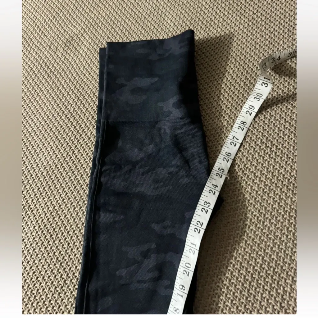 Spanx Women’s seamless camo‎ leggings Size Medium - Image 7