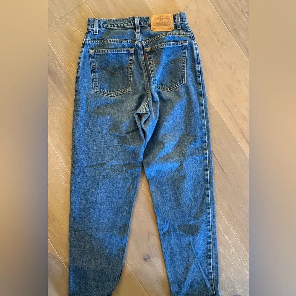 1998 vintage 550 Levi Classic Blue Denim Jeans - Image 2